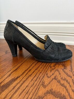 Bruno Magli Black Croc-Effect Heeled Loafers